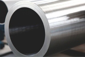 Fluid conveyance pipe